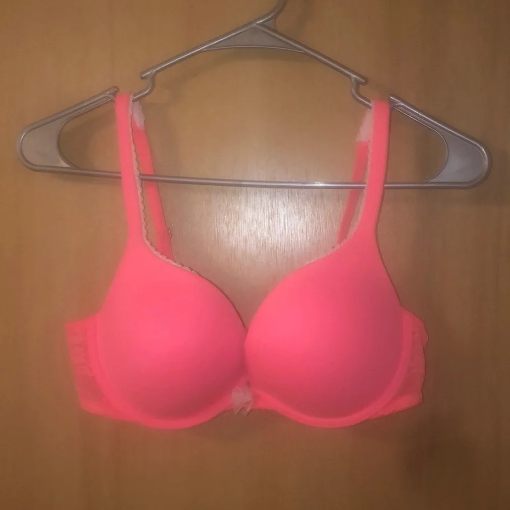 Body by Victoria push-up bra - Picture 1 of 4